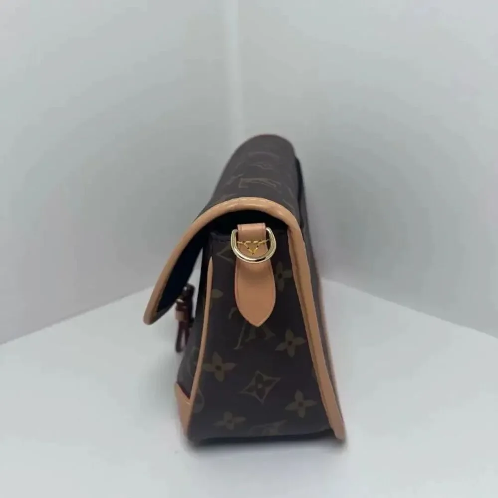 Louis Vuitton Women Pre-Loved Bag Very Good Condition
